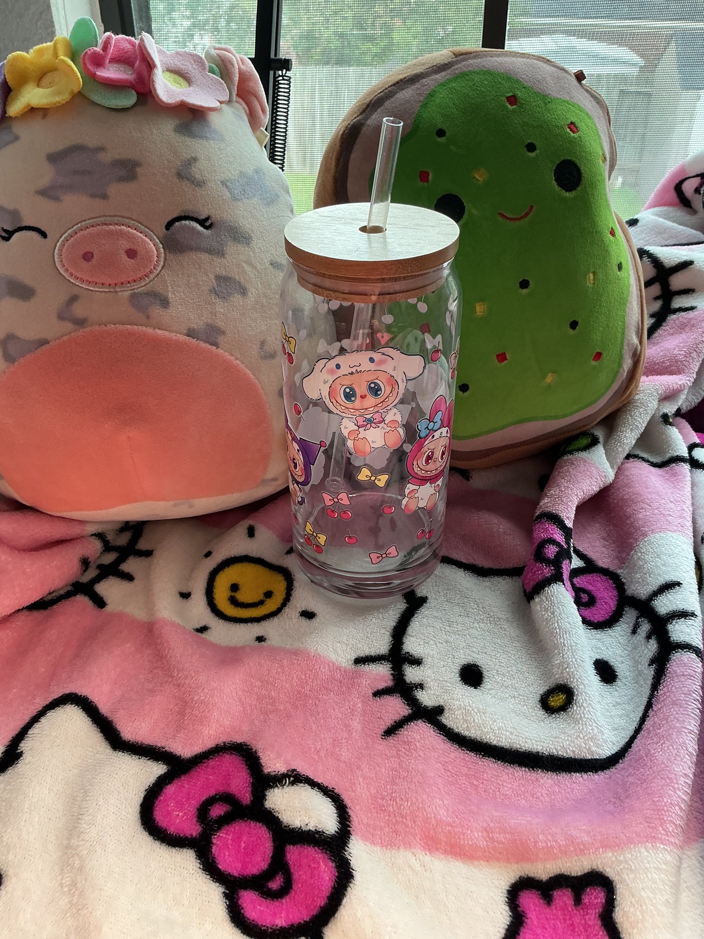 UVDFW Cups with lid and straw