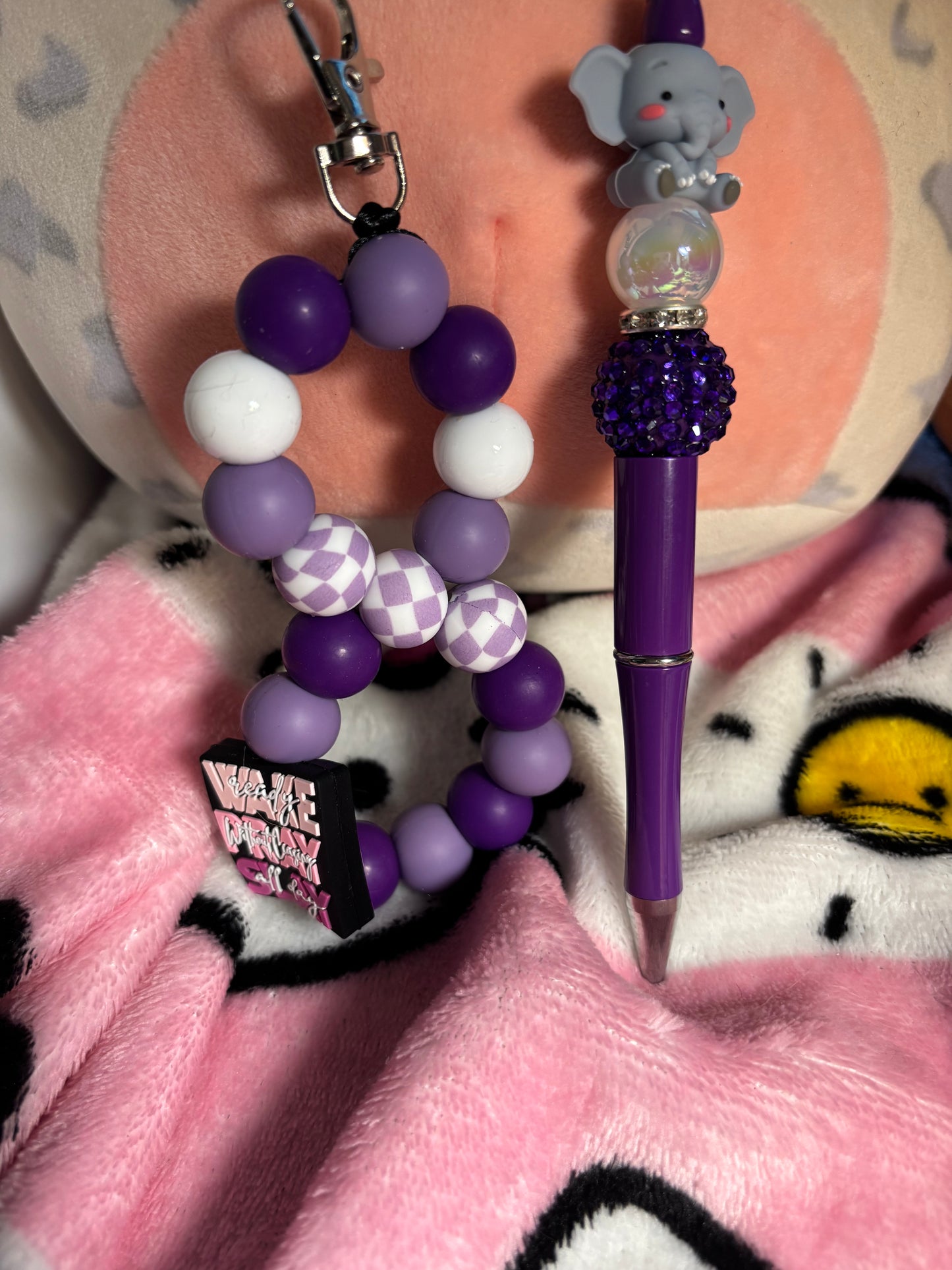 Infinity keychain and pen set.