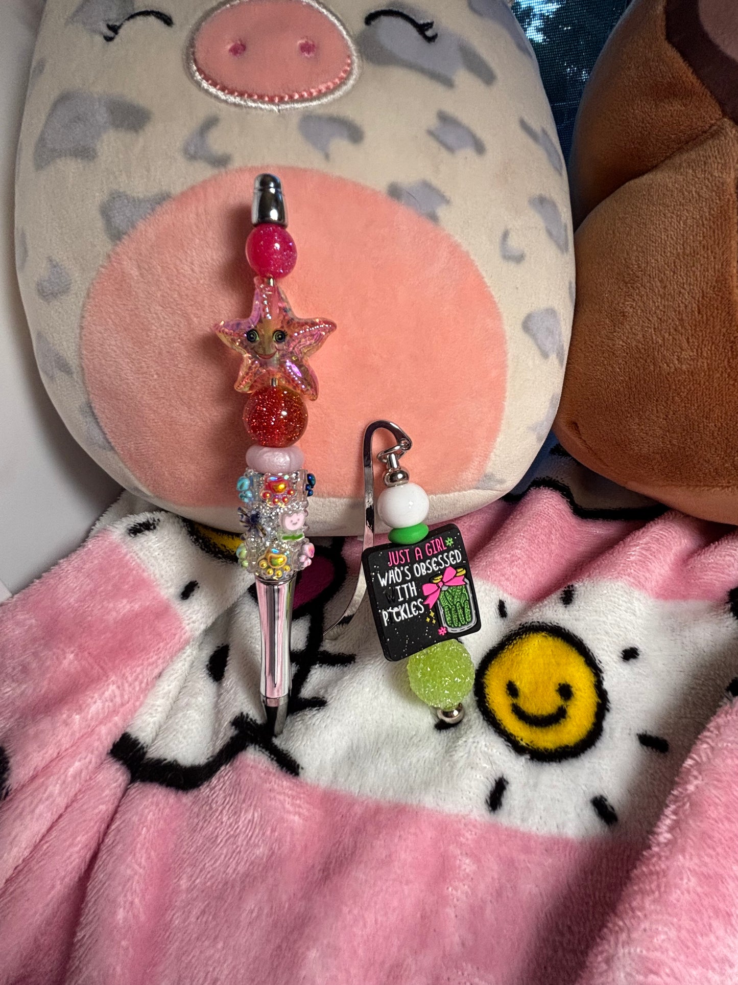 Infinity keychain and pen set.